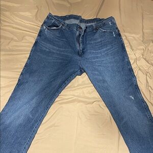 Wrangler Men's Relaxed Fit Blue Jeans